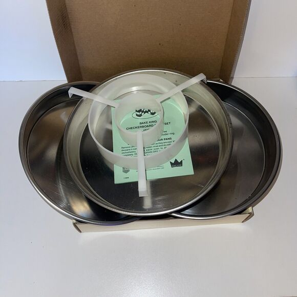 Vintage The Classic Checkerboard Cake Pan Set In Original Box - Picture 3 of 3